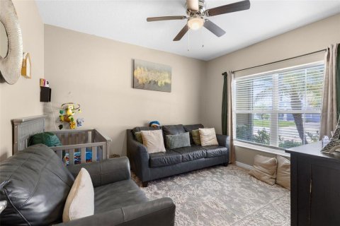 House in Kissimmee, Florida 4 bedrooms, 225.2 sq.m. № 2315037 - photo 2