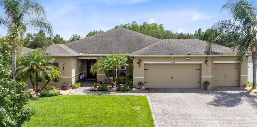 House in Kissimmee, Florida 4 bedrooms, 225.2 sq.m. № 2315037