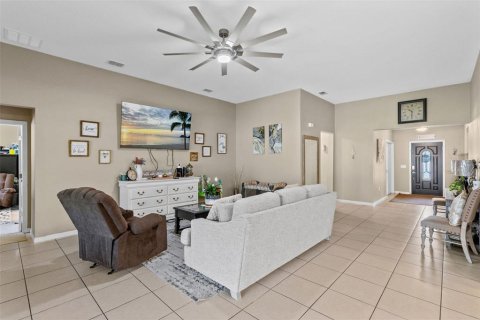 House in Kissimmee, Florida 4 bedrooms, 225.2 sq.m. № 2315037 - photo 4