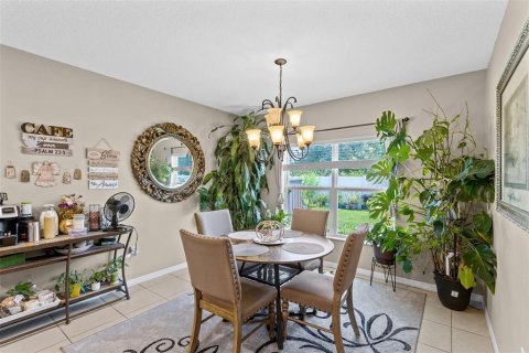 House in Kissimmee, Florida 4 bedrooms, 225.2 sq.m. № 2315037 - photo 8