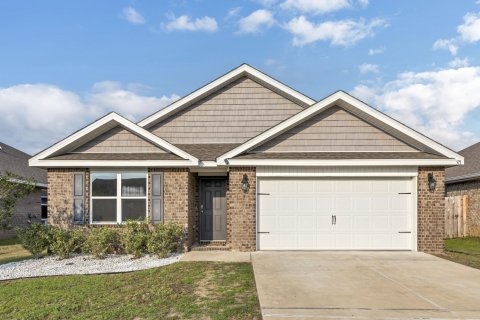 House in Crestview, Florida 4 bedrooms, 172.05 sq.m. № 562469 - photo 1