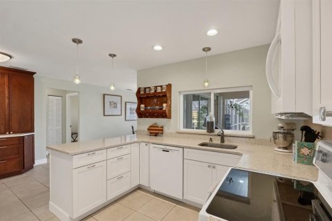 House in Port Charlotte, Florida 3 bedrooms, 142.33 sq.m. № 1434000 - photo 20