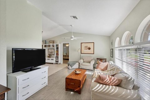 House in Port Charlotte, Florida 3 bedrooms, 142.33 sq.m. № 1434000 - photo 14