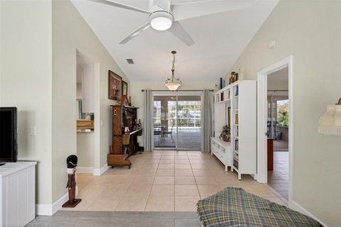 House in Port Charlotte, Florida 3 bedrooms, 142.33 sq.m. № 1434000 - photo 15