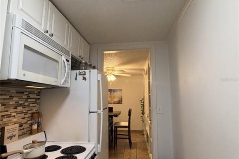 Condo in Gainesville, Florida, 1 bedroom  № 2212109 - photo 15