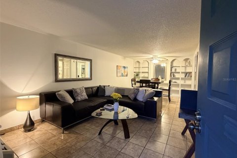 Condo in Gainesville, Florida, 1 bedroom  № 2212109 - photo 20