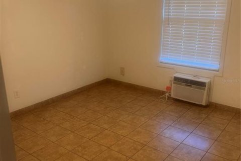 Condo in Gainesville, Florida, 1 bedroom  № 2212109 - photo 11
