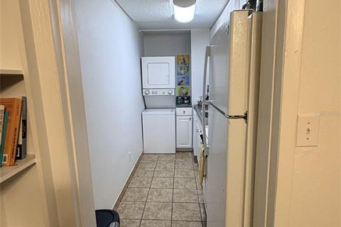 Condo in Gainesville, Florida, 1 bedroom  № 2212109 - photo 16