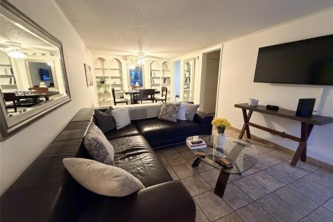 Condo in Gainesville, Florida, 1 bedroom  № 2212109 - photo 4