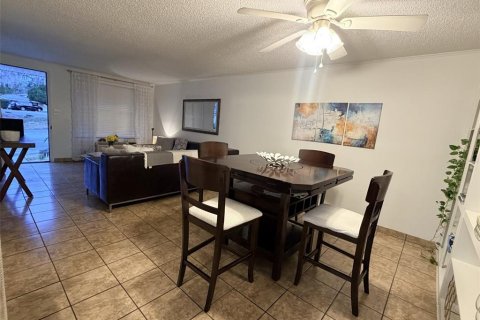 Condo in Gainesville, Florida, 1 bedroom  № 2212109 - photo 19