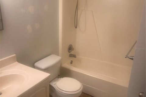 Condo in Gainesville, Florida, 1 bedroom  № 2212109 - photo 13