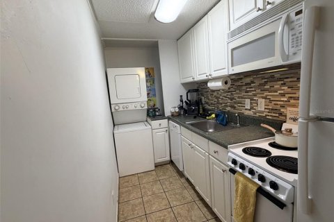 Condo in Gainesville, Florida, 1 bedroom  № 2212109 - photo 18