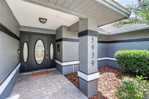 House in Lakeland, Florida 4 bedrooms, 293.48 sq.m. № 2209568 - photo 6