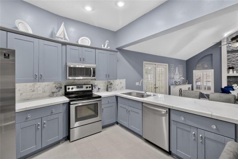 House in Lakeland, Florida 4 bedrooms, 293.48 sq.m. № 2209568 - photo 20