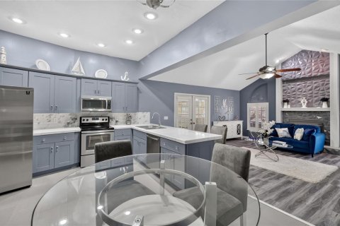 House in Lakeland, Florida 4 bedrooms, 293.48 sq.m. № 2209568 - photo 18