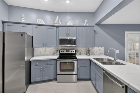 House in Lakeland, Florida 4 bedrooms, 293.48 sq.m. № 2209568 - photo 21