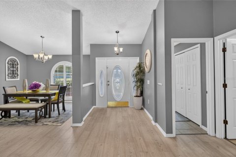 House in Lakeland, Florida 4 bedrooms, 293.48 sq.m. № 2209568 - photo 7