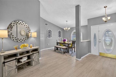 House in Lakeland, Florida 4 bedrooms, 293.48 sq.m. № 2209568 - photo 13