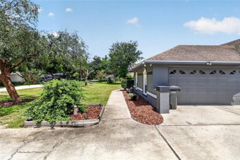 House in Lakeland, Florida 4 bedrooms, 293.48 sq.m. № 2209568 - photo 3