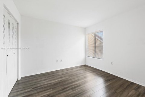 Condo in Oakland Park, Florida, 2 bedrooms № 1968333 - photo 19