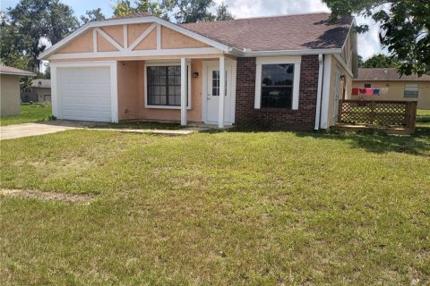 Casa en venta en Ocala, Florida, 3 dormitorios, 99.59 m2 № 1722397 - foto 1