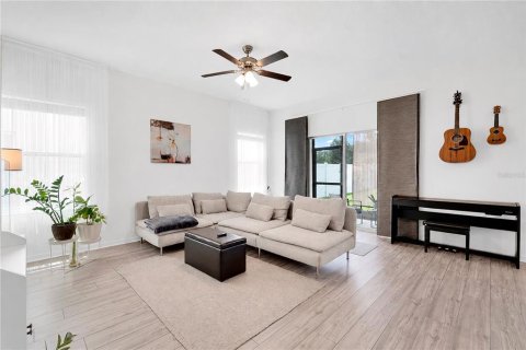House in Brooksville, Florida 3 bedrooms, 162.3 sq.m. № 2324556 - photo 7