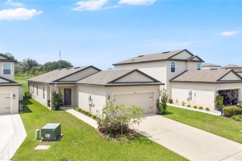 House in Brooksville, Florida 3 bedrooms, 162.3 sq.m. № 2324556 - photo 2