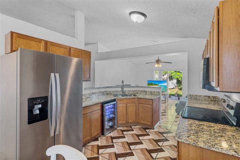 Casa en venta en Kissimmee, Florida, 4 dormitorios, 174.1 m2 № 1918590 - foto 14