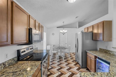 Casa en venta en Kissimmee, Florida, 4 dormitorios, 174.1 m2 № 1918590 - foto 9