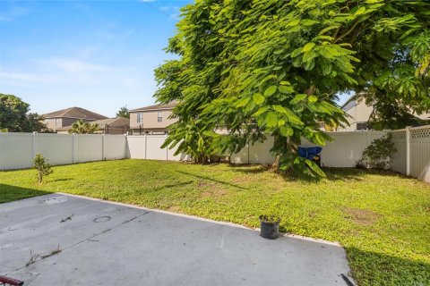 Casa en venta en Kissimmee, Florida, 4 dormitorios, 174.1 m2 № 1918590 - foto 16
