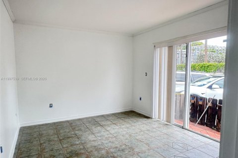 Condominio en alquiler en Miami, Florida, 3 dormitorios, 116.13 m2 № 2060858 - foto 8