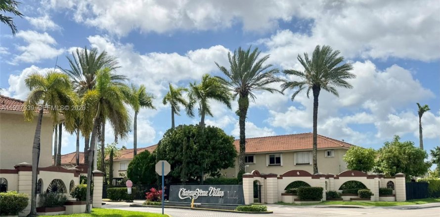 Condominio en Miami, Florida, 3 dormitorios  № 2060858