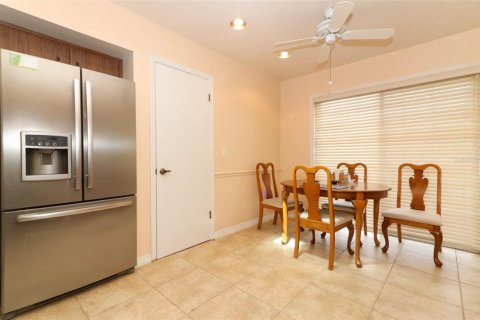 House in Orlando, Florida 3 bedrooms, 197.42 sq.m. № 1634917 - photo 13