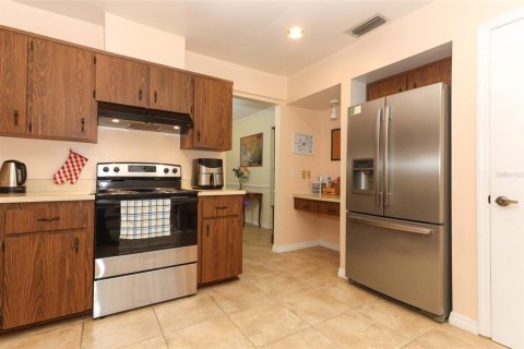 House in Orlando, Florida 3 bedrooms, 197.42 sq.m. № 1634917 - photo 14
