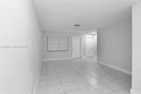 Купить виллу или дом в Хомстед, Флорида 3 спальни, 119.19м2, № 2048549 - фото 2