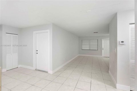 Купить виллу или дом в Хомстед, Флорида 3 спальни, 119.19м2, № 2048549 - фото 5