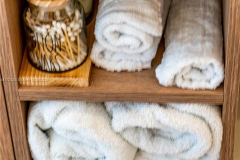 Copropriété à vendre à Miami, Floride: 1 chambre, 59.18 m2 № 1950630 - photo 19