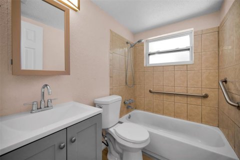 Casa en venta en Port Richey, Florida, 2 dormitorios, 96.25 m2 № 1718527 - foto 21