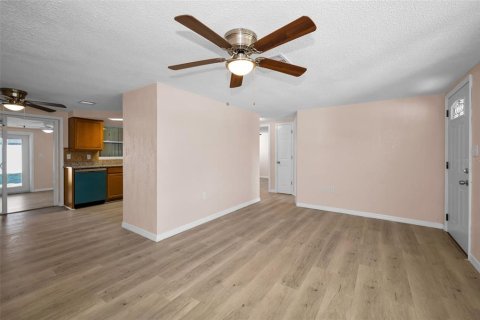 Casa en venta en Port Richey, Florida, 2 dormitorios, 96.25 m2 № 1718527 - foto 6