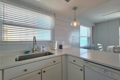 Copropriété à vendre à Indian Shores, Floride: 2 chambres, 103.59 m2 № 1786023 - photo 18