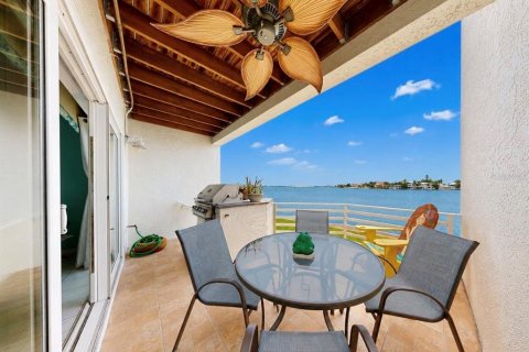 Adosado en venta en Saint Pete Beach, Florida, 4 dormitorios, 211.35 m2 № 2223424 - foto 16