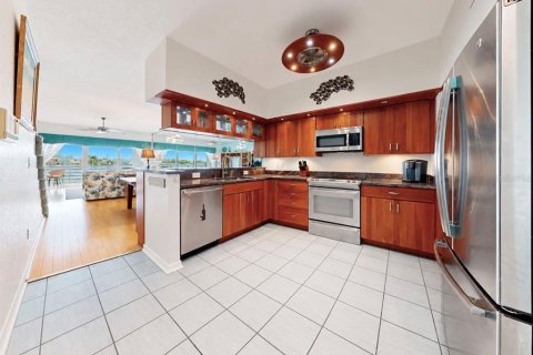 Adosado en venta en Saint Pete Beach, Florida, 4 dormitorios, 211.35 m2 № 2223424 - foto 5