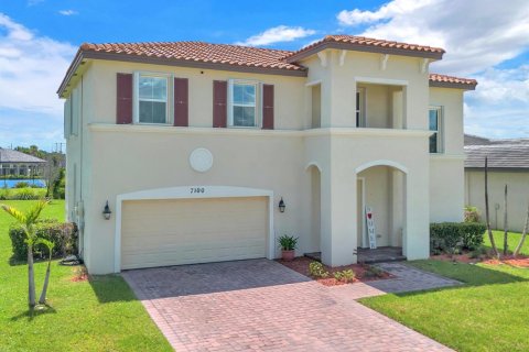 House in Port St. Lucie, Florida 4 bedrooms, 236.53 sq.m. № 2372301