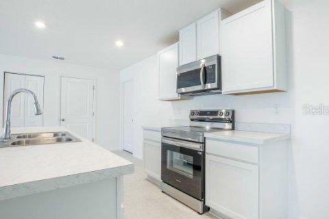House in Kissimmee, Florida 4 bedrooms, 190.64 sq.m. № 1585611 - photo 11