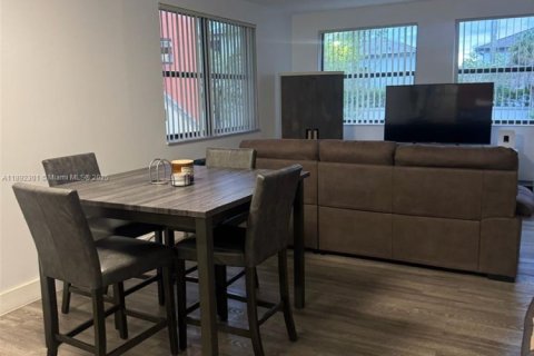 Condo in Doral, Florida, 1 bedroom  № 1944032 - photo 13