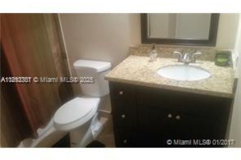 Condo in Doral, Florida, 1 bedroom  № 1944032 - photo 6