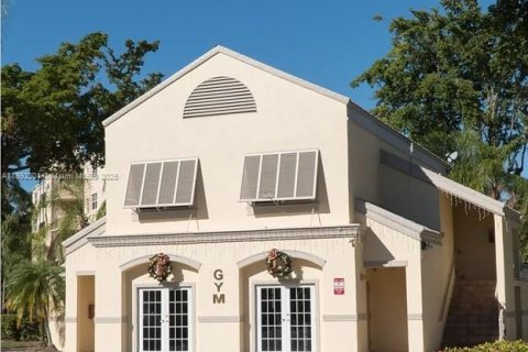 Condo in Doral, Florida, 1 bedroom  № 1944032 - photo 20