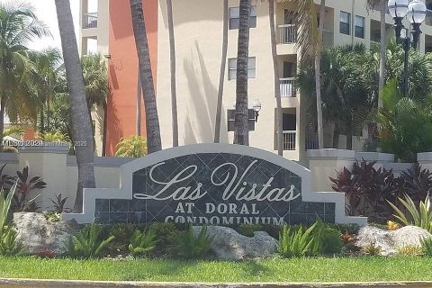 Condo in Doral, Florida, 1 bedroom  № 1944032 - photo 18