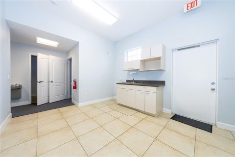 Immobilier commercial à louer à Bradenton, Floride: 169.83 m2 № 2214897 - photo 11