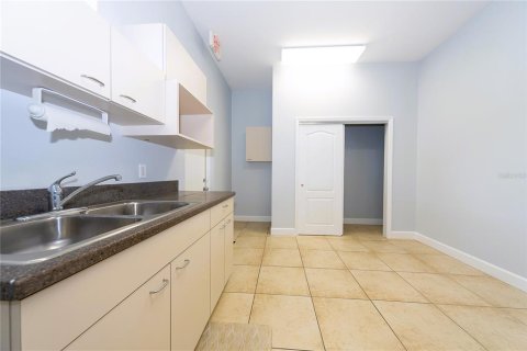 Immobilier commercial à louer à Bradenton, Floride: 169.83 m2 № 2214897 - photo 12